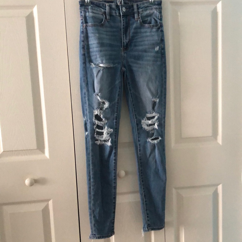 American Eagle Ripped Jeans!!
